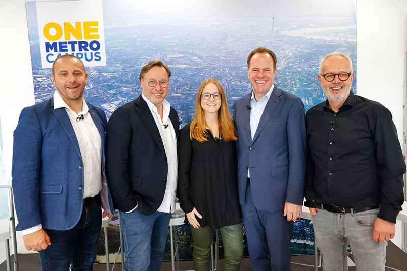 Erklärten das Gastro-Konzept des Metro-Campus in Düsseldorf (v.l.): Christian Nezmah (COO Rolling Pin), Sternekoch Thomas Bühner, Kerstin Rapp-Schwan (Tellerrand Consulting), Stephan Keller (Oberbürgermeister Düsseldorf) und Martin Behle, Chief Horeca Officer der Metro AG.