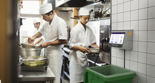 Mithilfe eines KI-gestützten Tools unterstützt Winnow Betriebe im Außer-Haus-Markt bei der Reduzierung von Lebensmittelverschwendung. Foto: Winnow